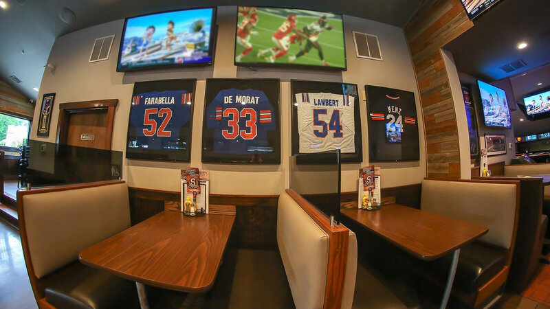 Sidelines Sports Bar & Grill - Gallery Photo 3